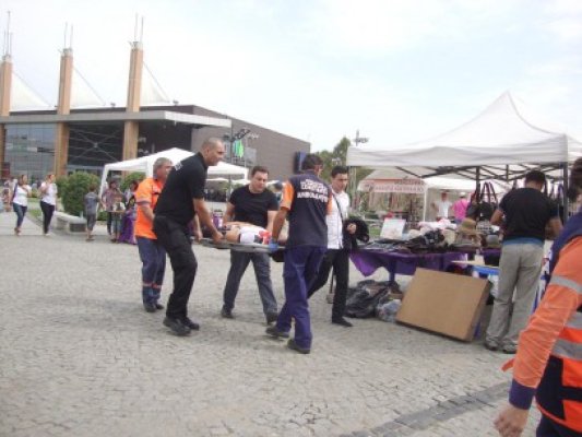 O femeie a leşinat în microbuz, când a văzut scena accidentului din Tomis III